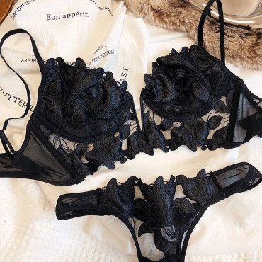 Set 2 piese lenjerie...